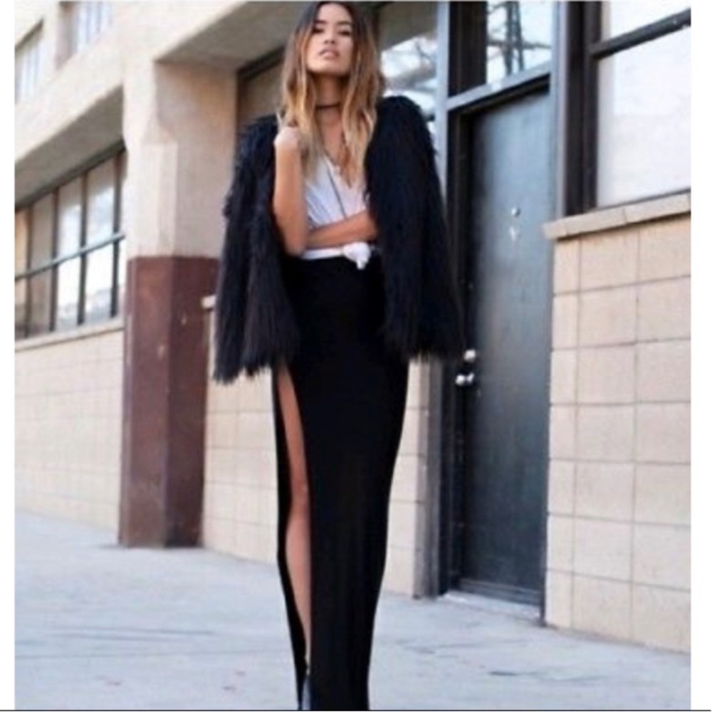 NWOT Novella Royale Black Stretch Slit Skirt